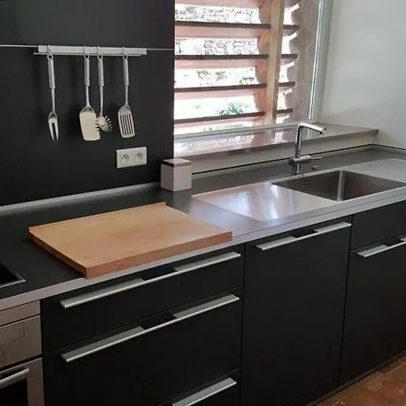 Maison Renovee Avec Piscine Et Grand Jardin, A 2 Km De La Vallee De L'yon - Fr-1-426-329 * Le Tablier