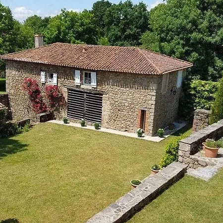 Maison Renovee Avec Piscine Et Grand Jardin, A 2 Km De La Vallee De L'yon Landhaus Le Tablier